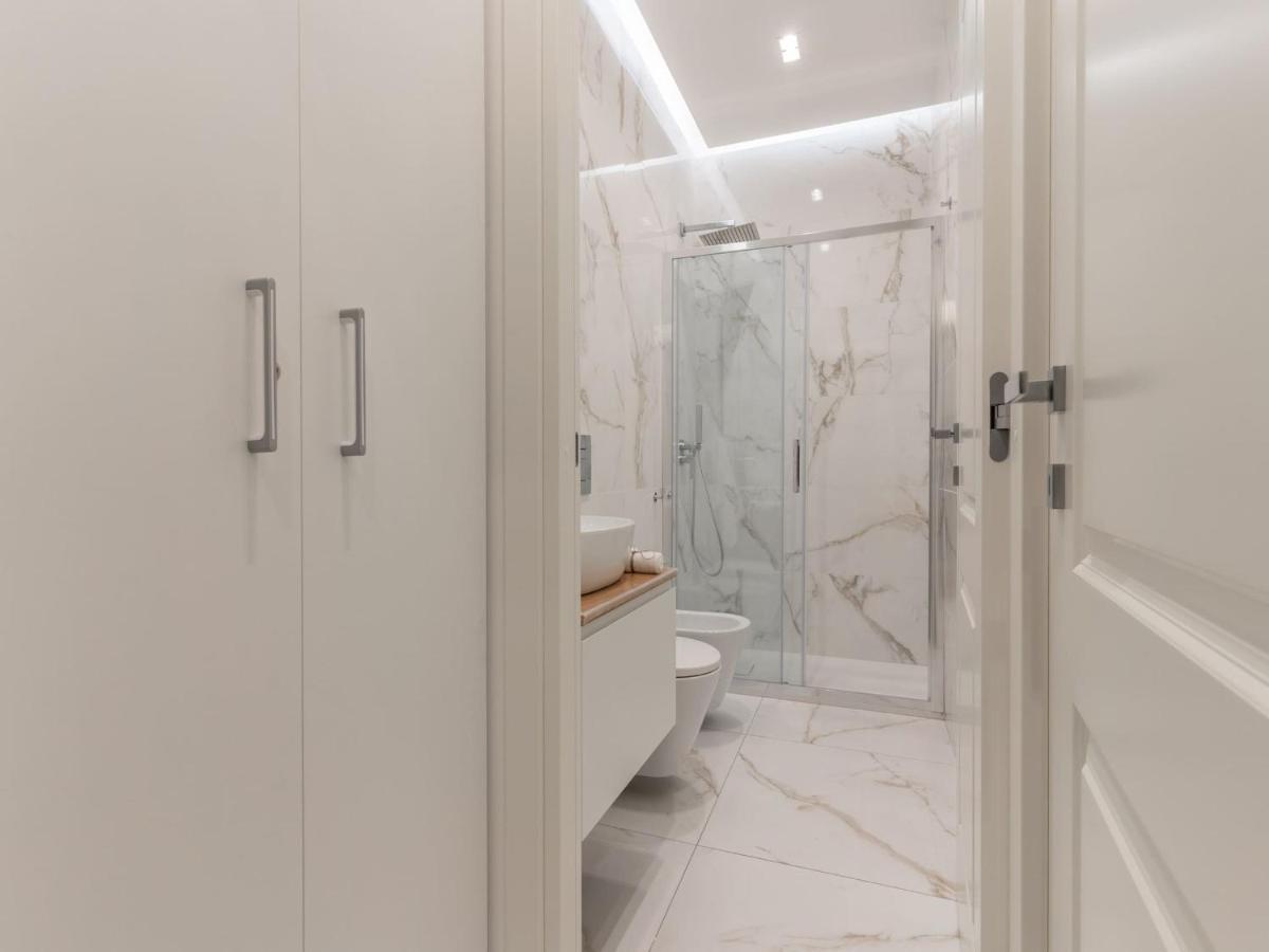 The Best Rent - Gorgeous One-Bedroom Apartment In Ticinese Milánó Kültér fotó